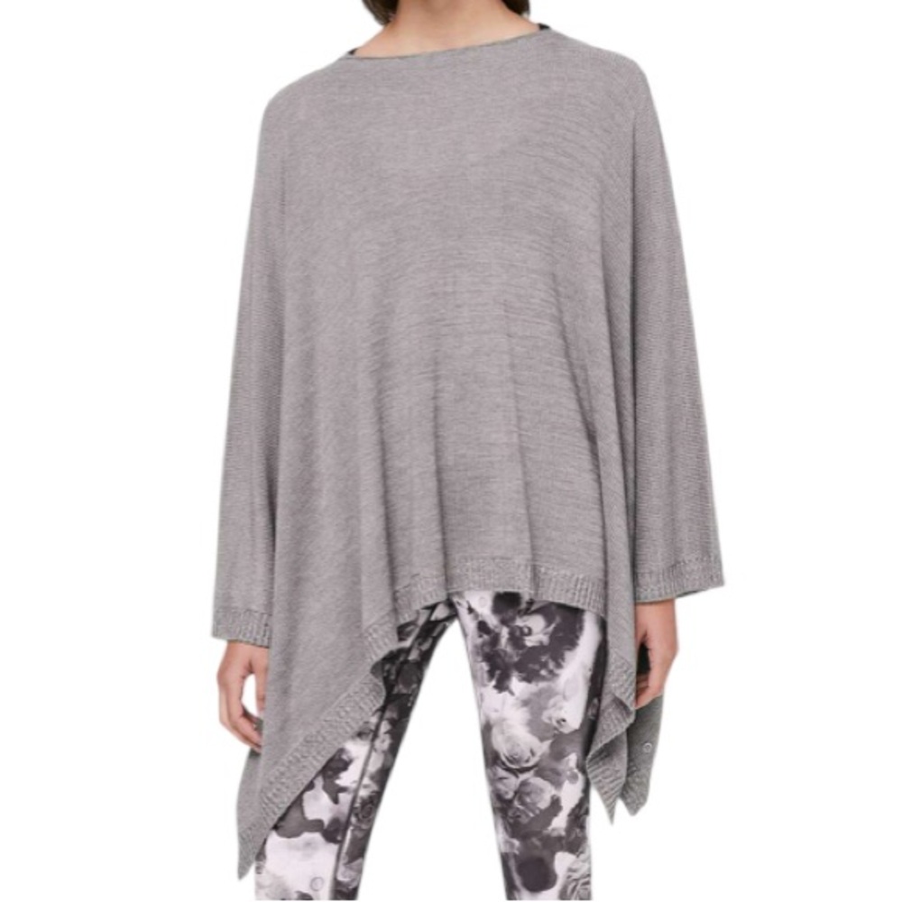 Lululemon Divinity Scarf Poncho Wrap Knit Neutral Tan Lunar Rock / Iced Iris